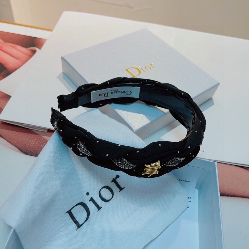 CHRISTIAN DIOR